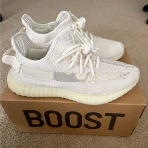 Yeezy boost 350 white (bone) size 6 men’s women’s 7.5 worn once